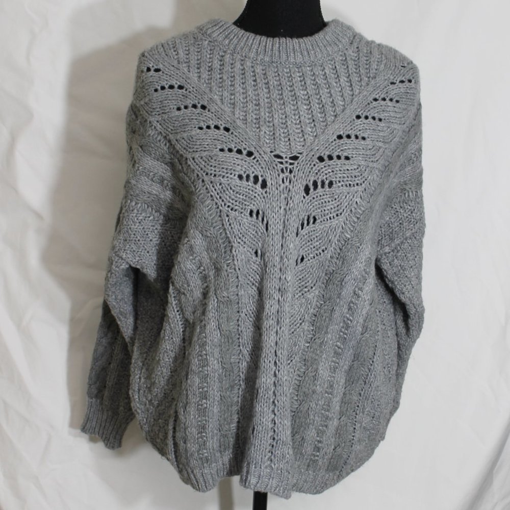 ECOTE Light Gray Knitted Sweater Size Small Cable Knit Long Sleeve Crew Neck